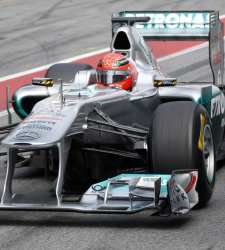 <b>Mercedes</b> quiere a 'Schumi' a largo plazo y Rosberg da largas esperando a Ferrari