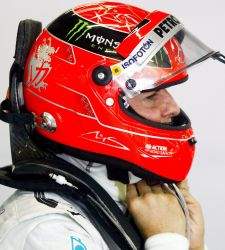 El presidente de Mercedes desea que Schumacher siga tras la llegada de Hamilton