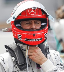 schumacher_mercedes_casco.jpg