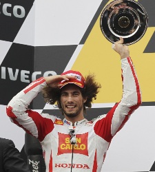 simoncelli-podio.jpg