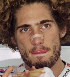 Las muertes de <b>Simoncelli y Wheldon</b> cierran otro año negro en el motociclismo
