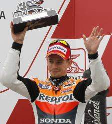 <b>Stoner</b> dice adiós al Mundial de MotoGP con "una buena forma de despedirme"