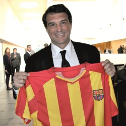 Laporta-camiseta-catalunya-barcelona.jpg