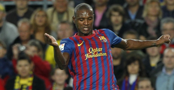 Fin al <b>caso Abidal</b>: renovará por dos temporadas con opción a otra más