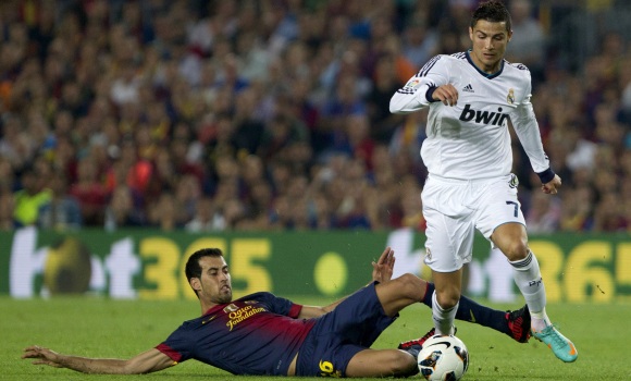 Busquets-entrada-CR7-2012-efe.jpg