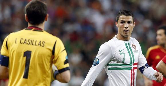 CR7-mira-casillas-2012-EFE.jpg