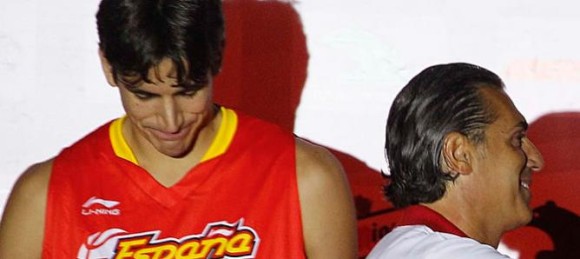 Carlos Suárez junto a Sergio Scariolo