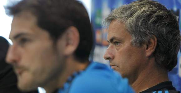 Mourinho pide a Florentino Pérez fichar a otro portero como advertencia a Casillas