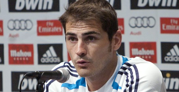 Casillas-RP-pretemporada-RM-2012-efe.jpg