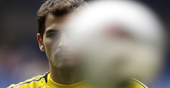 Casillas-balon-2011-reuters.jpg