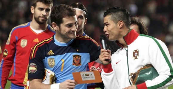 Llamada de <b>Cristiano Ronaldo</b> a Casillas para frenar a Mourinho: "Cuenta con mi apoyo"