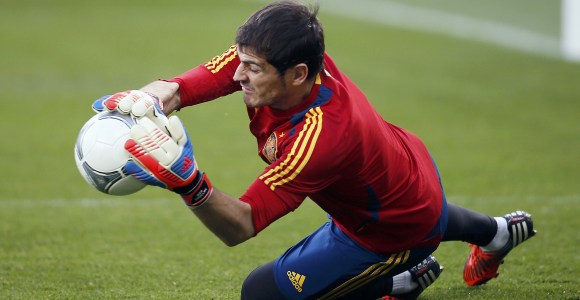 Casillas-entreno-espana-2012-reuters-euro.jpg