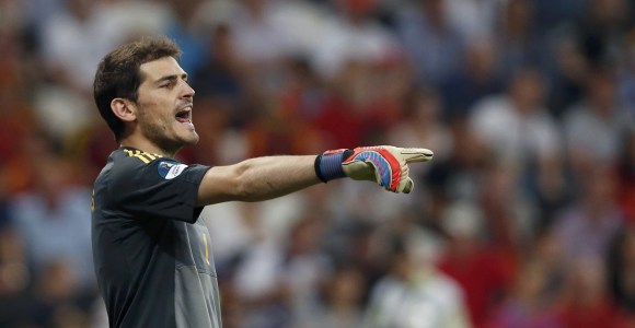 Casillas-ordenes-Espana-Euro-2012.jpg