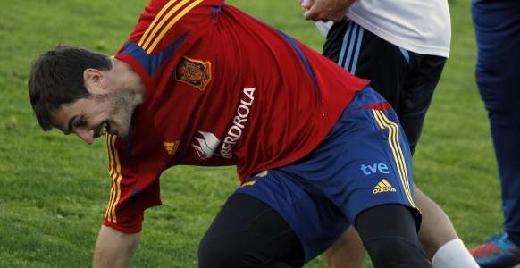 Casillas-sonrisas-entreno-2012-efe-espaan.jpg