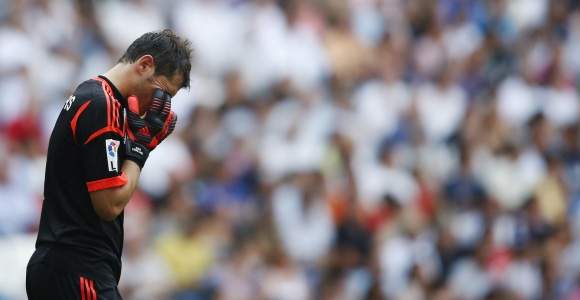 Casillas-tapa-cara-2012-efe-valencia.jpg