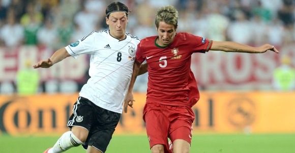 Coentrao-Ozil-Alemania-Portugal-2012-Reuters.jpg