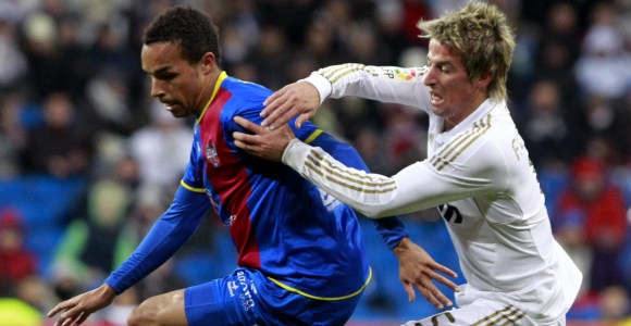 Mourinho salva a <b>Coentrao</b> y condena al resto de sus fichajes a ser vendidos en verano