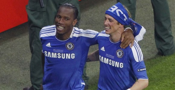 Drogba-Torres-2012-reuters-celebran-champions.jpg