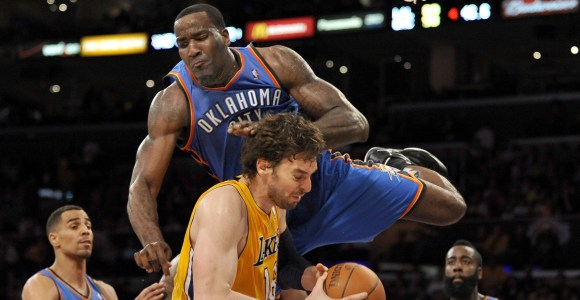 Los <b>Lakers</b>, sin antídoto para frenar a un superlativo Westbrook (93-102)