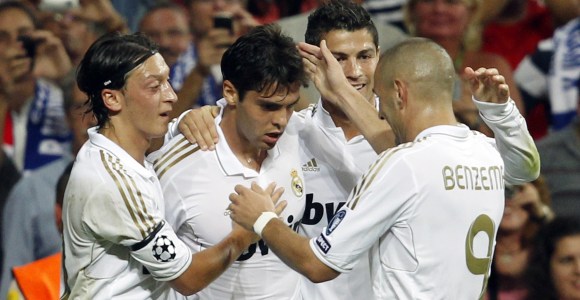 Kaka-ozil-celebran-realmadrid-champions-2011-reuters.jpg