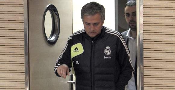 Mourinho-entra-Saladeprensa-2012-EFE.jpg