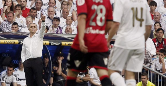 Mourinho-ordenes-mallorca-efe-2012.jpg