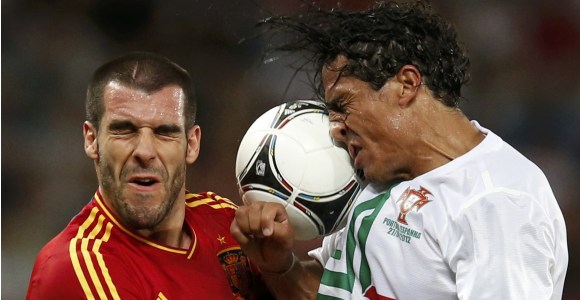 Negredo-BrunoAlves-2012-Reuters.jpg