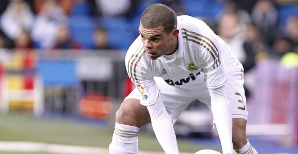 <b>Pepe</b> se defiende: "La prensa me trata de asesino, pero la gente me quiere"