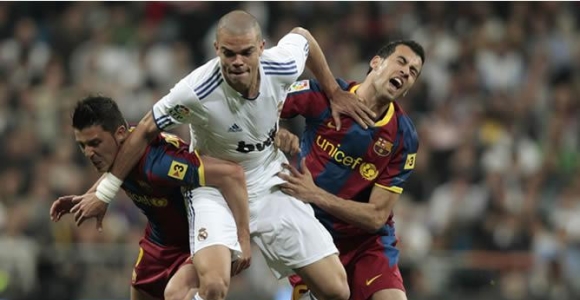 <b>Pepe</b> podría ser el mediocentro ante el Barça