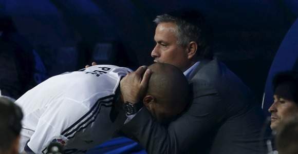 Pepe-abrazo-Mourinho-2012-efe.jpg