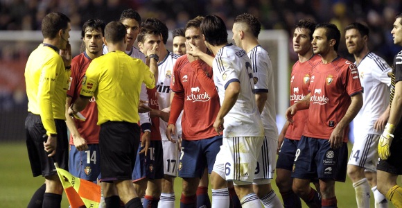 REalMadrid-protestas-osasuna-2013-efe.jpg
