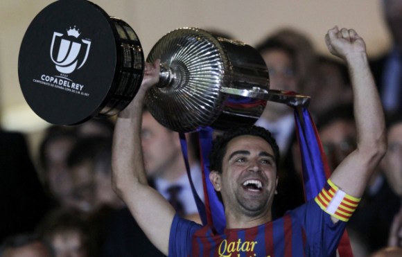 Xavi-celebra-levanta-copa-2012-efe.jpg