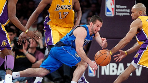JJ Barea en uno de los partidos de playoff frente a los Lakers