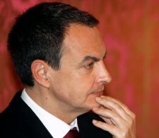 zapatero_serio.jpg