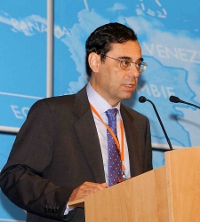 Caruana.jpg