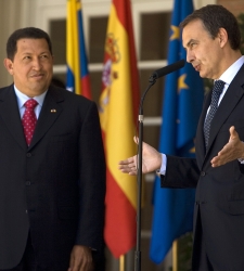 Chavez_Zapa_banderas.jpg