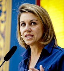 Cospedal-micro-efe-2011.jpg