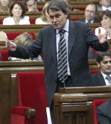Mas_parlament.jpg
