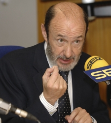 Rubalcaba contrata a Rodolfo Irago