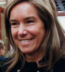 ana-mato-efe-reciente-negro.jpg