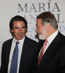 aznar-oreja.jpg