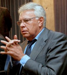 felipe_gonzalez_manos.jpg