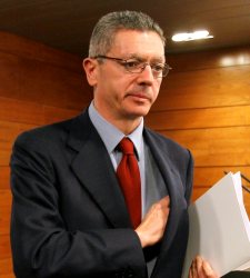 gallardon-papeles.jpg