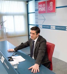 patxi_lopez_mesa.jpg