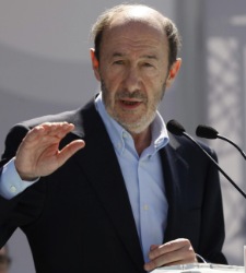 rubalcaba-mitin2.jpg