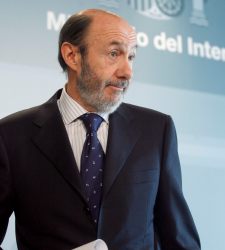 rubalcaba_papeles.jpg