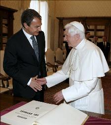 zapatero-papa.jpg