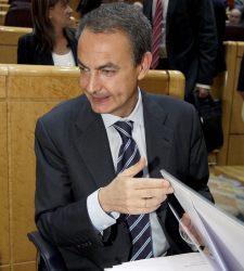 zapatero_sentado_senado.jpg