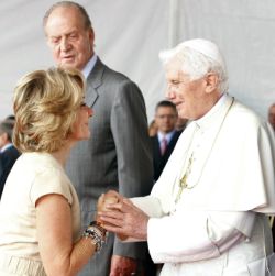 Salvador Sostres defiende a los jóvenes del JMJ: "Habría que escuchar a estos chicos que no rompen escaparates"