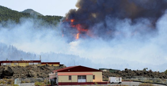 INCENDIO-CANARIAS-EFE.jpg